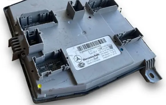 Mercedes-Benz E AMG W213 SAM control unit A2139005223