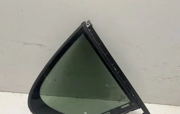 BMW 7 F01 F02 F03 F04 Rear vent window glass 7177850