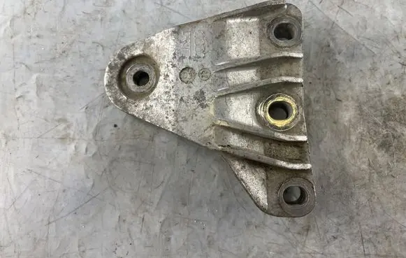 Audi A2 Engine mounting bracket 8Z0199135 8Z0199135M