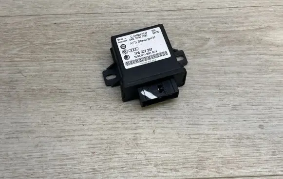 Volkswagen Touareg II Light module LCM 7P6907357
