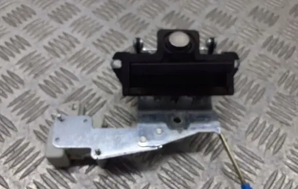Skoda Octavia Mk1 (1U) Tailgate opening switch 1U6827565J