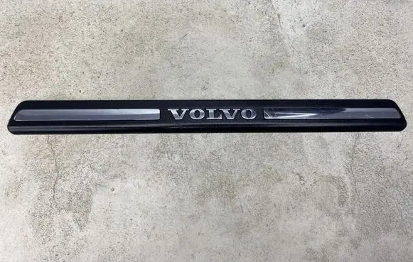 Volvo V70 Front sill trim cover 8659960