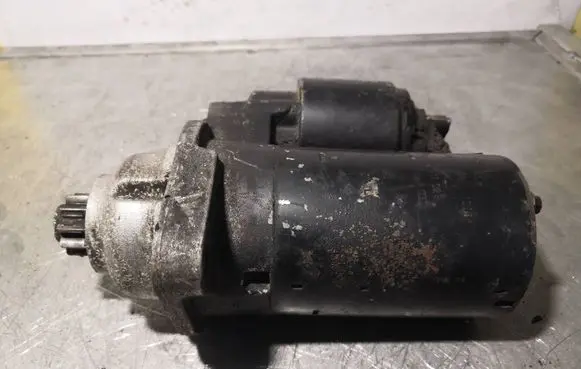 Volkswagen Golf IV Starter motor 02A911023L 0001121008