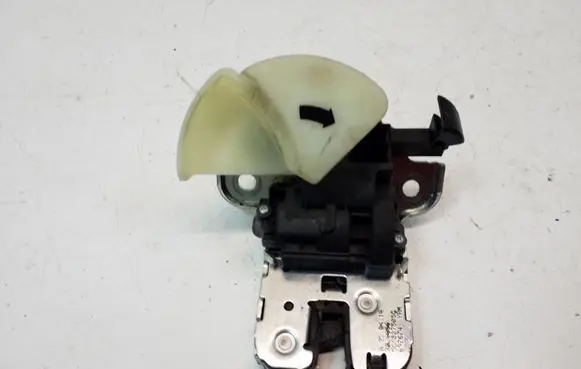 Volkswagen Jetta VI Tailgate/trunk/boot lock/catch/latch 5C6827505C