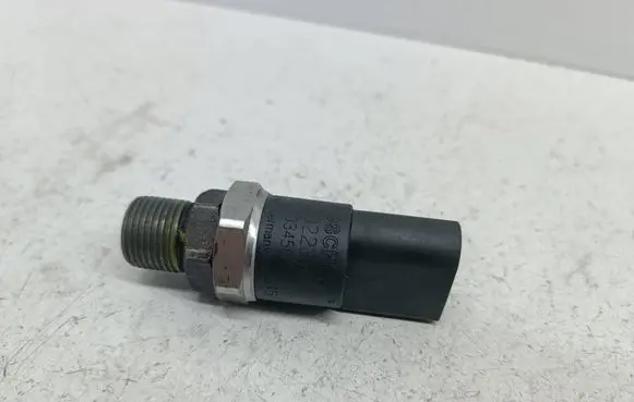 Mercedes-Benz A W168 Fuel pressure sensor A0041531528 0281002239 0041531528