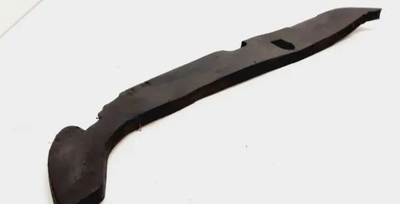 Volvo XC90 Fender foam support/seal 