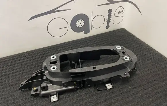 Audi A5 Gear shift cable bracket 8W1863531