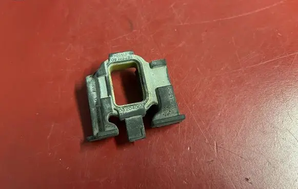 BMW X1 F48 F49 Radiator mount bracket 8617884 17118617884
