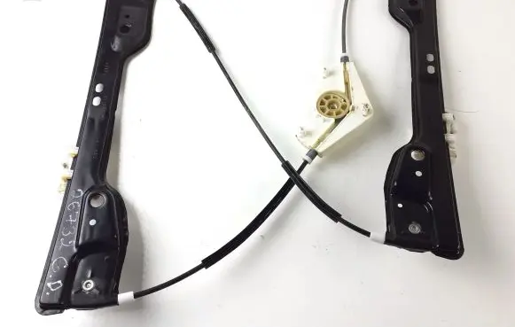 Fiat Freemont Rear window lifting mechanism without motor E509E319319U176