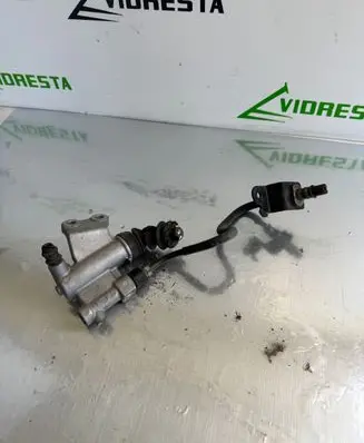 Honda CR-V Clutch slave cylinder 