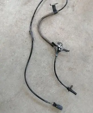 Toyota Yaris Front ABS sensor wiring 