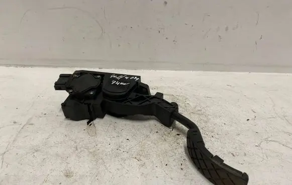 Volkswagen Golf IV Accelerator throttle pedal 1J2721503B 0281002346 189102735Y3