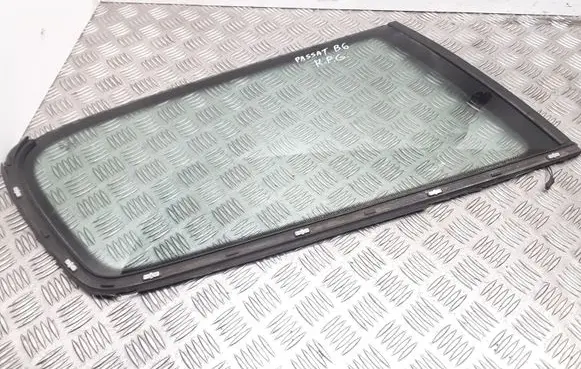 Volkswagen PASSAT B6 Rear side window 43R00021