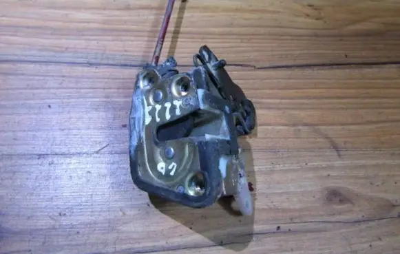 Hyundai Lantra II Rear door lock