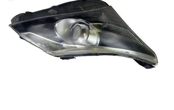 Toyota Avensis T270 Headlight/headlamp 