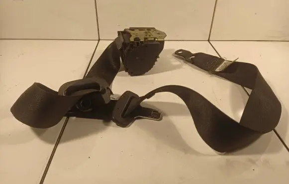BMW X5 E53 Front seatbelt 33007476B 00043594