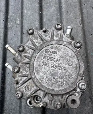 Volkswagen PASSAT B6 Vacuum pump 03G145209