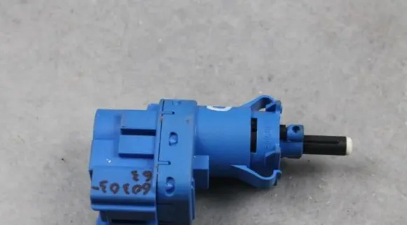 Mazda 2 Brake pedal sensor switch