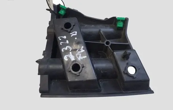Volvo V40 Front bumper mounting bracket 31425111