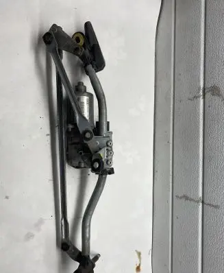 Audi A5 8T 8F Front wiper linkage and motor 8T2955119B