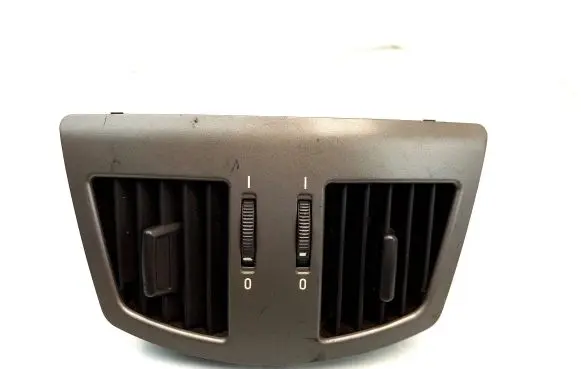 Rear air vent grill