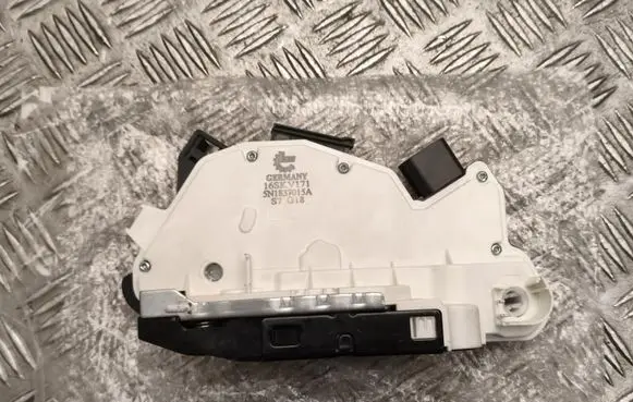 Audi A1 Front door lock 5N1837015M