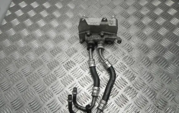 Mercedes-Benz E W213 Engine oil radiator A0995006300 VD20518