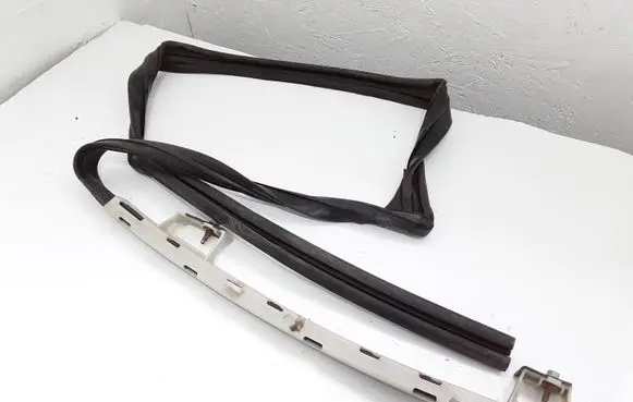Cadillac SRX Rubber seal front coupe door window GMT166