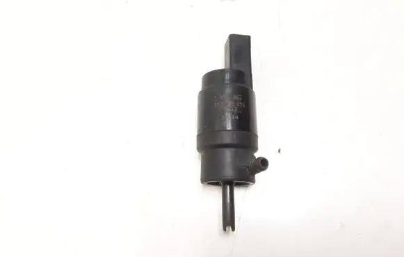 Volkswagen PASSAT CC Windscreen/windshield washer pump 1K5955651