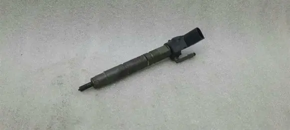 Mercedes-Benz ML W166 Fuel injector A6510702987