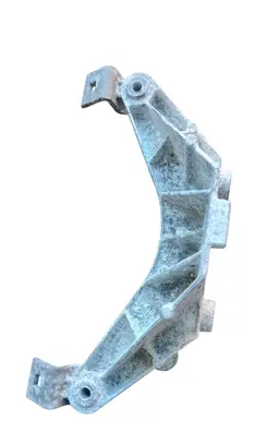 Engine mounting bracket