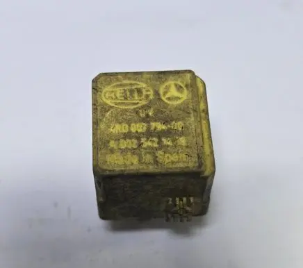 Mercedes-Benz 100 W631 Other relay A0025621419