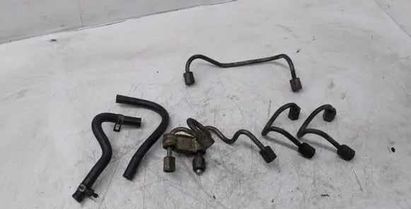 Fuel injector supply line/pipe