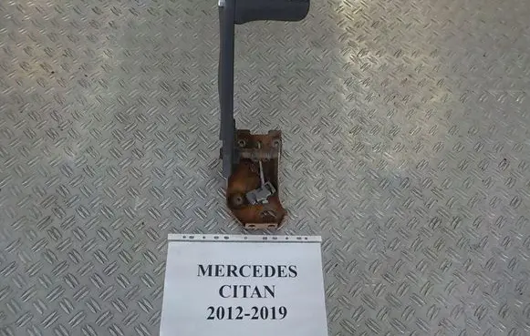Handbrake/parking brake lever assembly