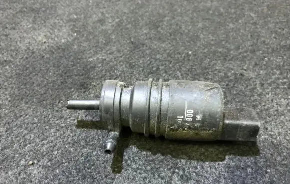 Audi A4 S4 B6 8E 8H Windscreen/windshield washer pump