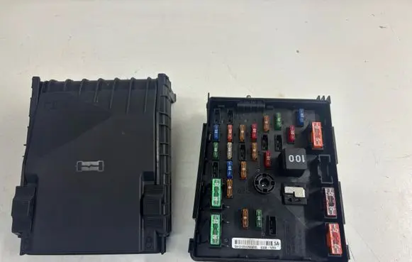 Volkswagen Tiguan Fuse module 3C0937125A 63595743
