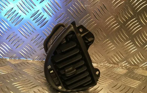 Jaguar XJ X308 Dashboard side air vent grill/cover trim GND6727AC