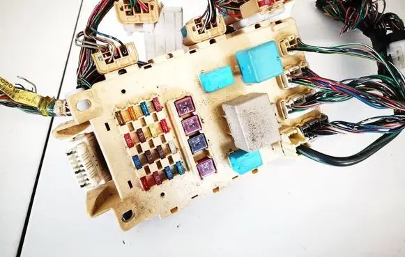 Toyota Yaris Verso Fuse box set 