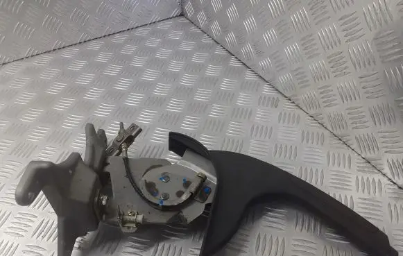 KIA Sportage Hand brake release handle 