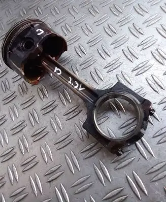 Ford Galaxy Piston with connecting rod