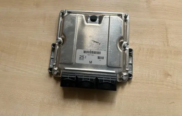 Mitsubishi Space Star Engine control unit/module 0281011611 MR577251 8200319968