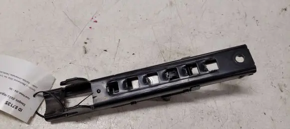 Ford Focus Seat belt height adjuster 33007942