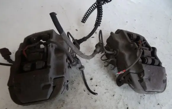 Audi Q7 4M Rear brake caliper