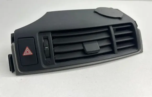 Toyota Verso Dash center air vent grill 556700f030