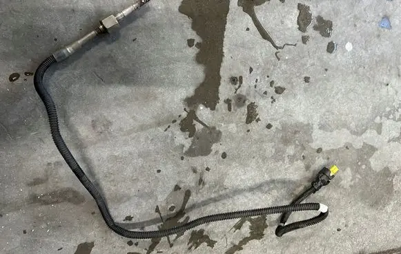 Mercedes-Benz S W222 Exhaust gas temperature sensor A0009051105