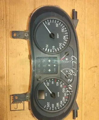 Renault Clio II Speedometer (instrument cluster) P8200059763