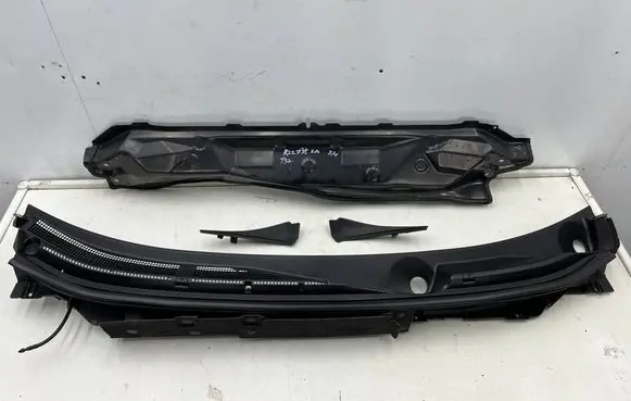 Nissan Rogue Wiper trim 668624cc0a