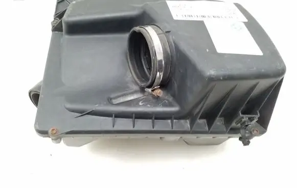 Opel Zafira B Air filter box 55557127