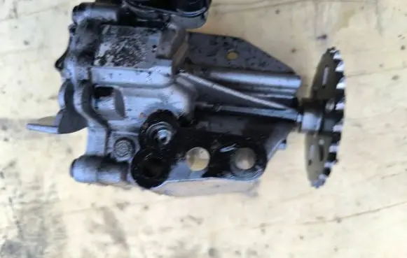 Renault Trafic III (X82) Oil pump 150109063R