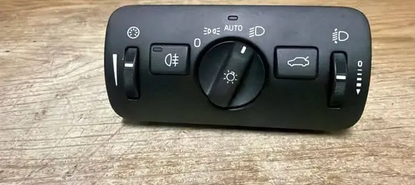 Volvo V40 Light switch 30739425